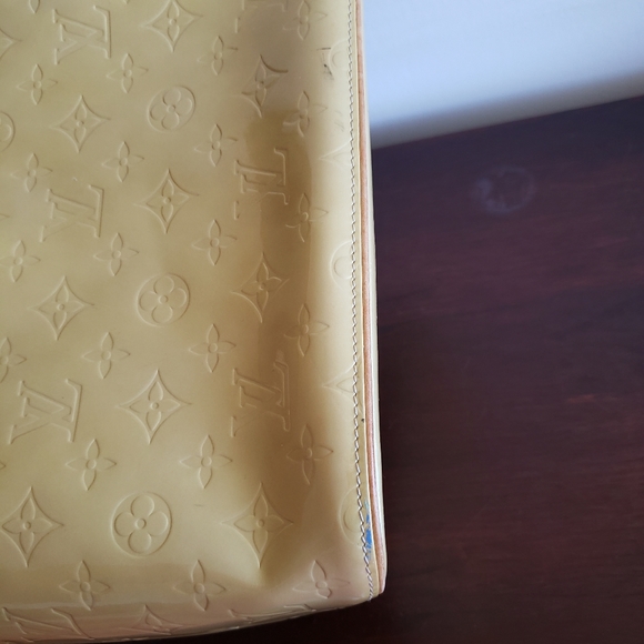 Louis Vuitton - Picture 14 of 16